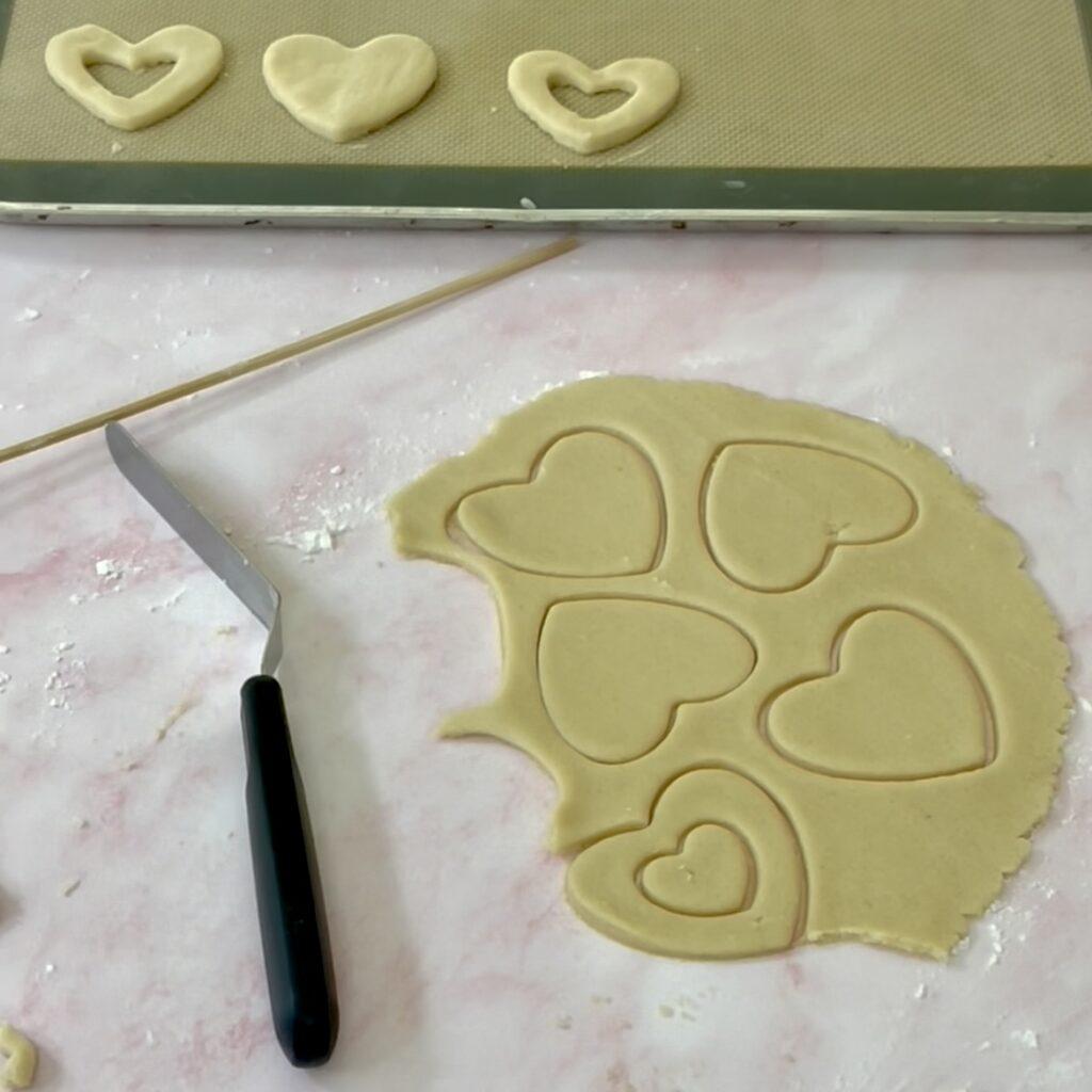 espátula de codo y galletas